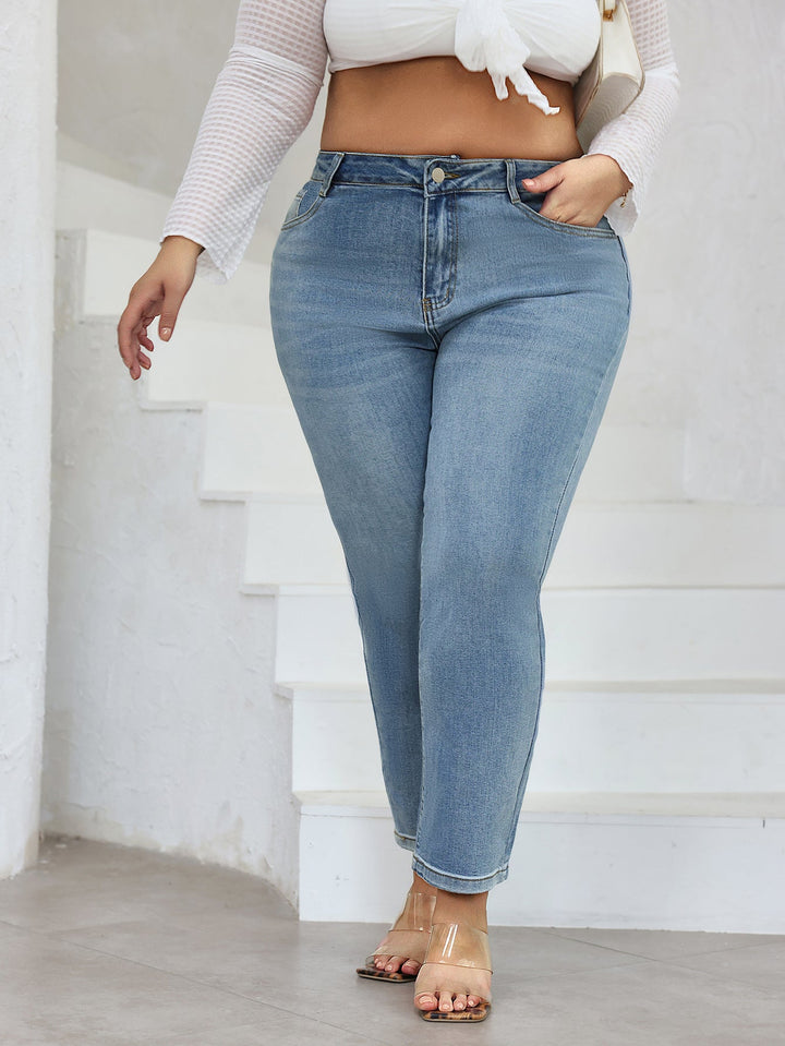 LOTESSA | Plus-Size Casual Jeans with High Waist and Straight Legs